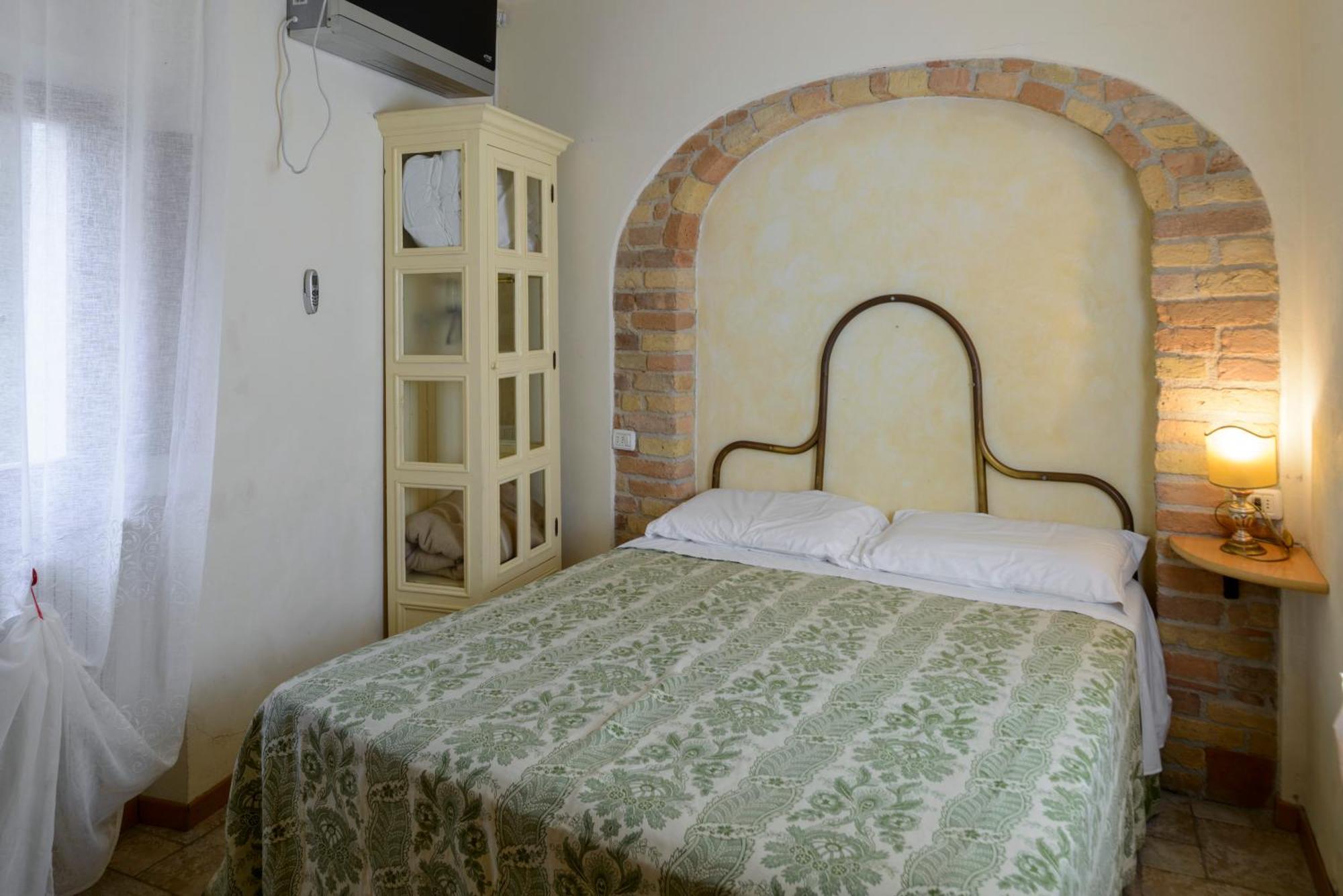 Donna Nobile Hotel San Gimignano Bagian luar foto
