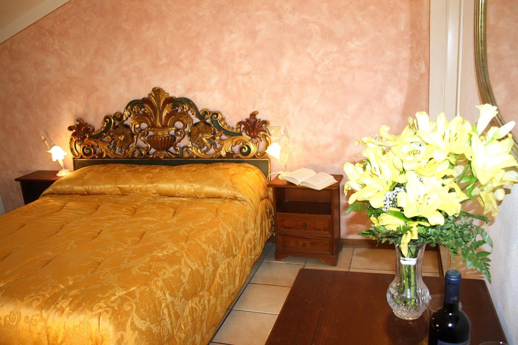 Donna Nobile Hotel San Gimignano Bagian luar foto