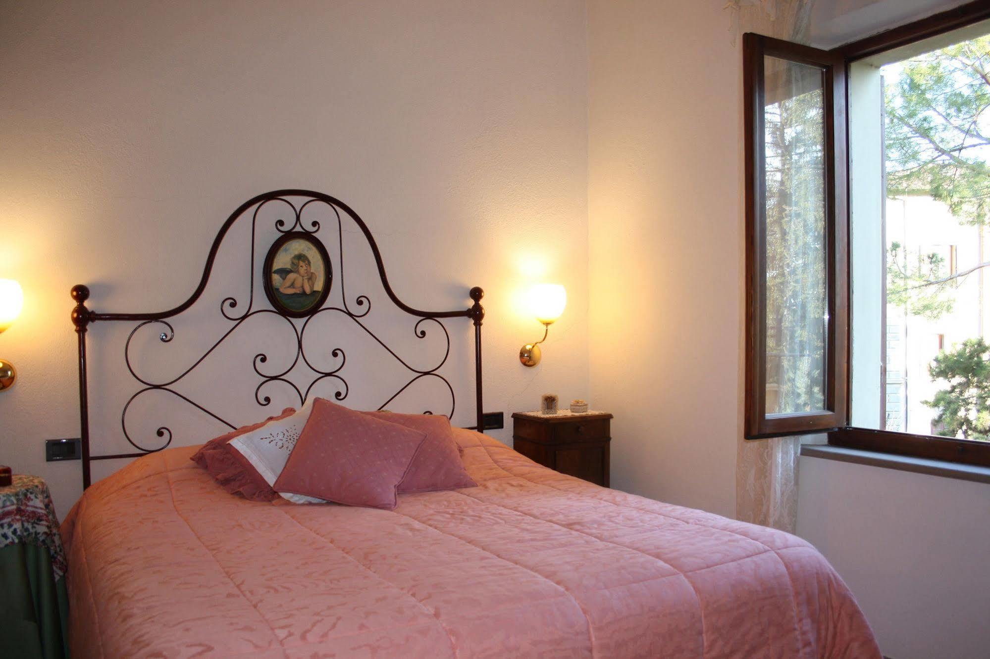 Donna Nobile Hotel San Gimignano Bagian luar foto